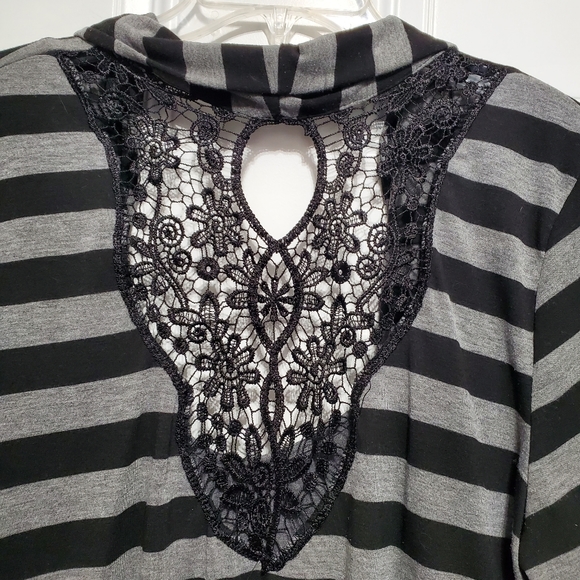 Deb Black & Gray Striped Cardigan with Lace Trim size 2XL - Picture 4 of 11
